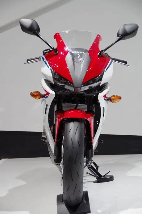 Honda CBR400R 2016 (6)
