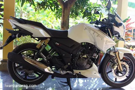 TVS Apache 180