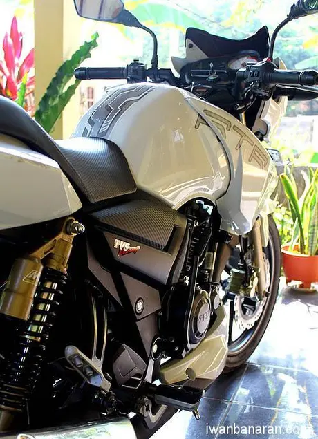 TVS Apache 180b