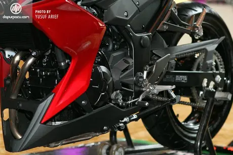 Kawasaki_Z250_11