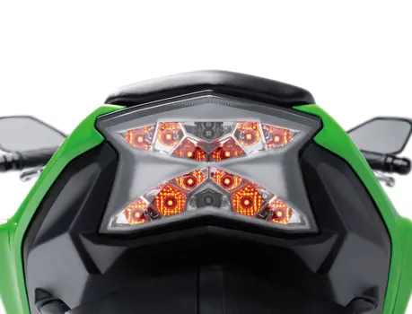 100416-2017-kawasaki-ninja-650-hi_17ex650k_44sgn1ftl00d_c_001