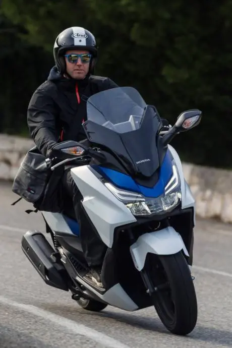310_test-kompakt_fahrbericht_honda_forza_125-4273086