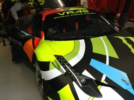 Ferrari_458_Italia_Rossi1 Nih dia rupa Ferrari 458 Valentino Rossi… —