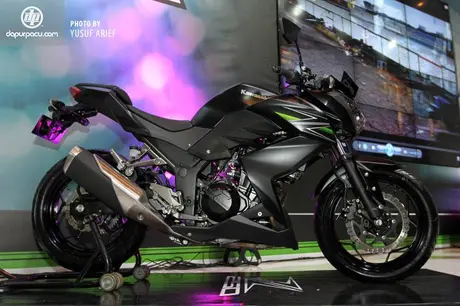 Kawasaki_Z250_18