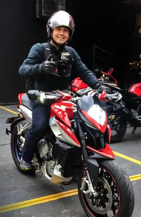 MV-Agusta rivale 800 (23)