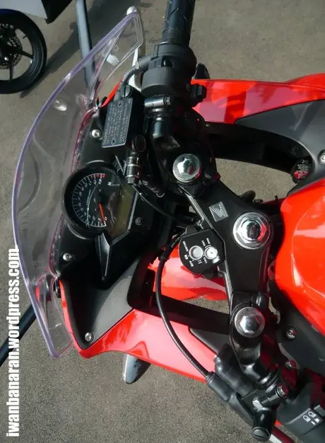Kumpulan foto-foto CBR150r hasil jepretan diSentul….