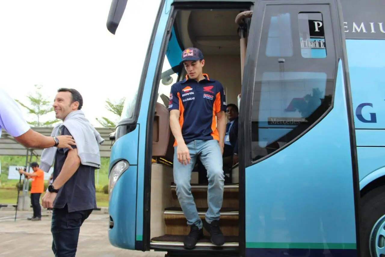 Marquez dan Pedrosa tiba di Jakarta… — tour dealer dan pabrik