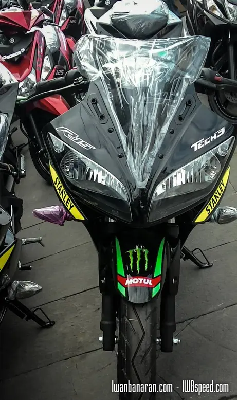 Yamaha_R15 Motogp Tech 3 (2)