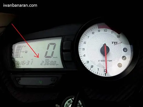 Tes BBM TVS Apache RTR 180 : Seliter Pertamax tembus 46,7km!… —