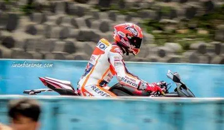 marc-marquez-honda-cbr250rr-3