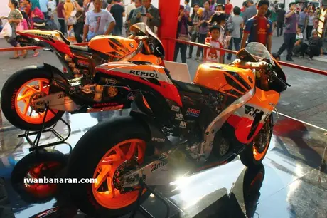 Penjualan Honda dan Yamaha di PRJ saingan euy….