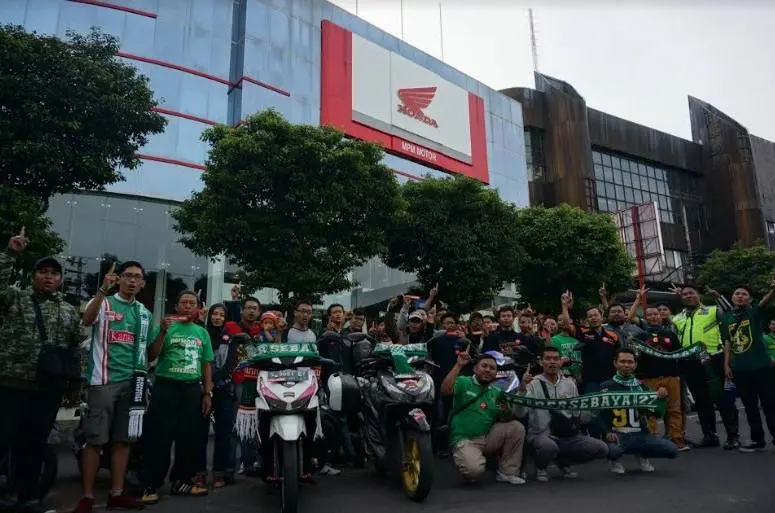 PT MPM Honda terus genjot kampanye keselamatan berkendara….supporter bonek disasar