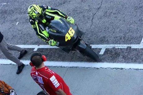 Akhirnya The Doctor nyemplak Ducati….