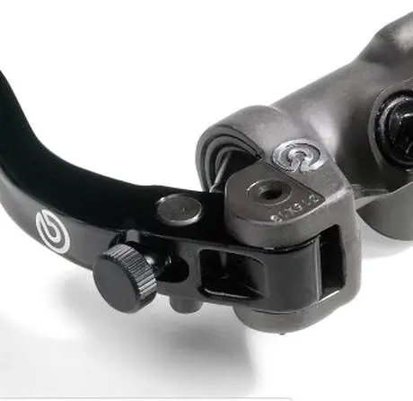 Byuh…ngiler lihat part accesories KTM!…