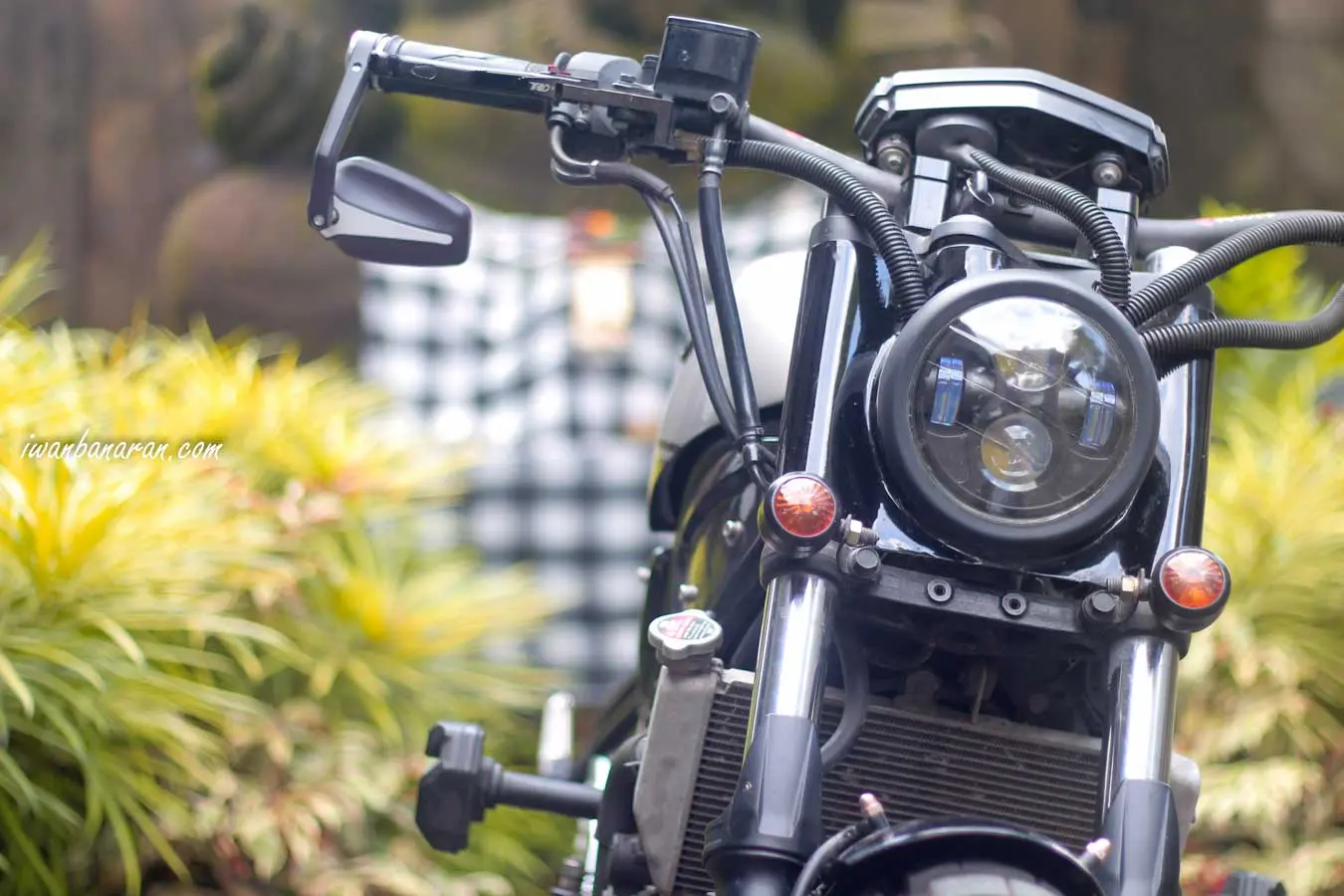Modifikasi : Yamaha new XSR-250 ? bukan, ini adalah Yamaha YZF R25
