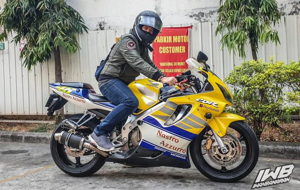 Jajal moge langka Honda CBR600 F4i versi VR 46, era NSR500