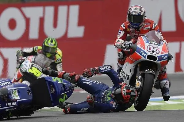Maverick Vinales mengaku tidak tahu kenapa bisa dlosor di Assen… —