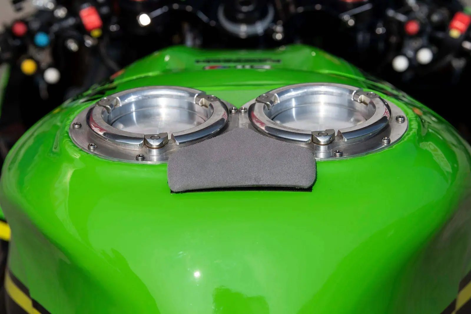 Bedah Kawasaki Ninja ZX10RR versi 8 Hours yang kalahkan YZF-R1