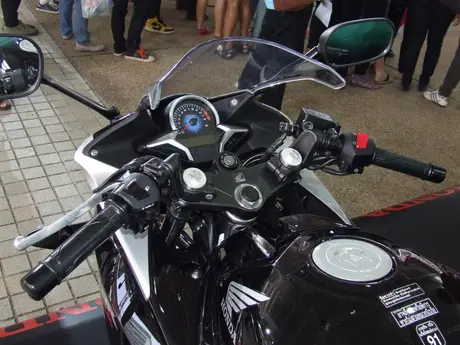 Para IU berlomba-lomba impor CBR series….
