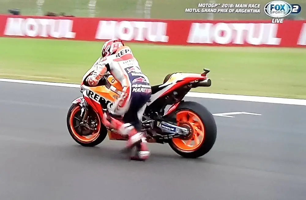 Marc Marquez anggap manuvernya terhadap Valentino Rossi biasa saja