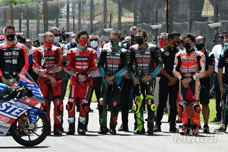 Kematian rider Moto3 Jason Dupasquier membayangi Marc Marquez
