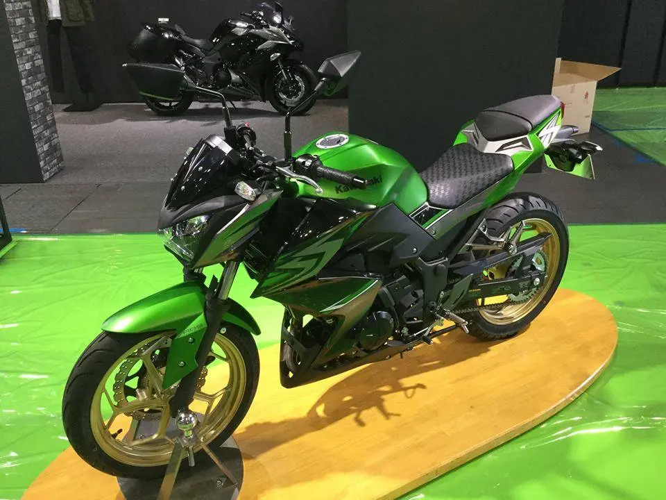 Kawasaki perkenalkan Z250 warna 2017……pelk emas cak