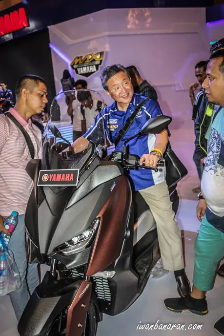 yamaha-x-max250-imos-2016-16