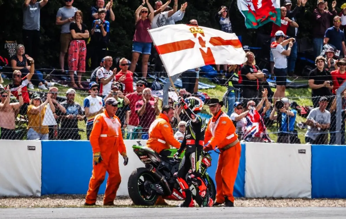 WSBK Inggris : Alvaro Bautista dlosor, Ducati runtuh, Kawasaki kembali berkibar