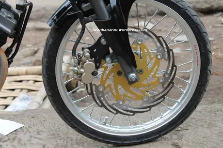 Suzuki Satria 150 FU…trondol-pun tetap kelihatan ganteng!…