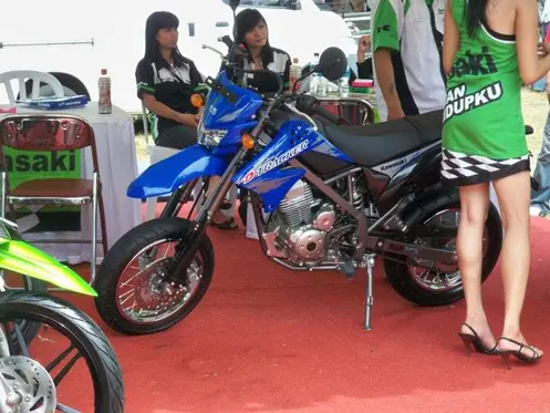 Supermoto Kawasaki D-Tracker150 bulan depan akan dilaunching…….