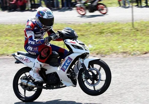 Motoprix Kalimantan…TVS Tormax bersaing ketat melawan Suzuki Satria 150!!…