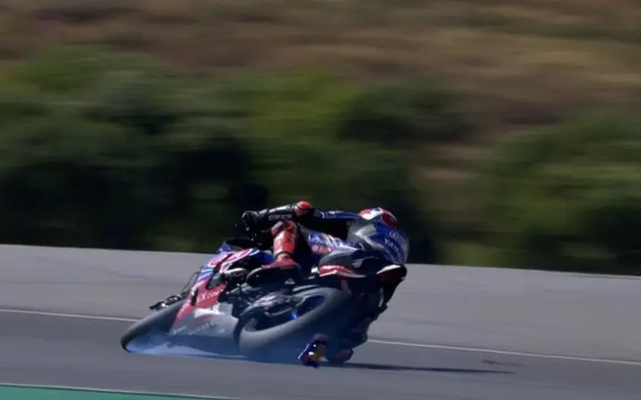 WSBK Race 2 Portimao : Rea Juara, Toprak dlosorrrr…makin seruuu kieee