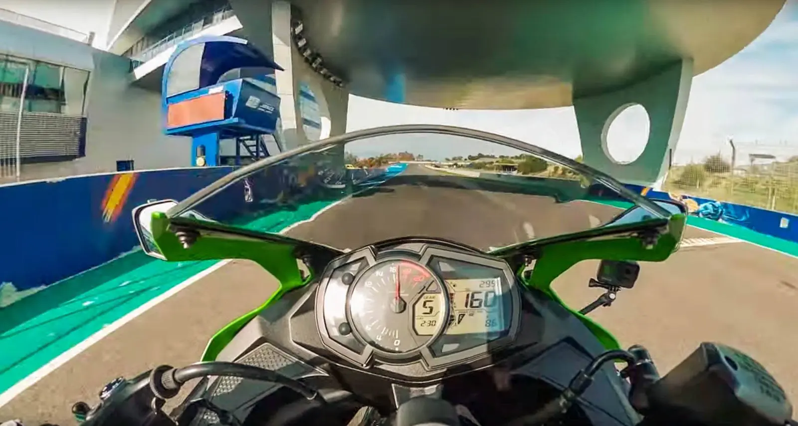 [STOP PRESS] Kawasaki rilis Video Jonathan Rea geber Ninja ZX25R, suaranya juangkrikkkkk tenan