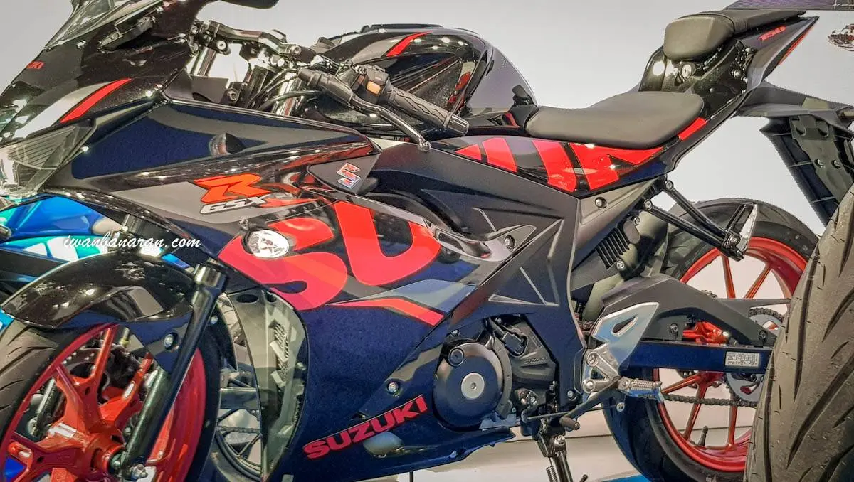 Mega gallery Suzuki new GSX-R150 warna 2018, warna putih hilang