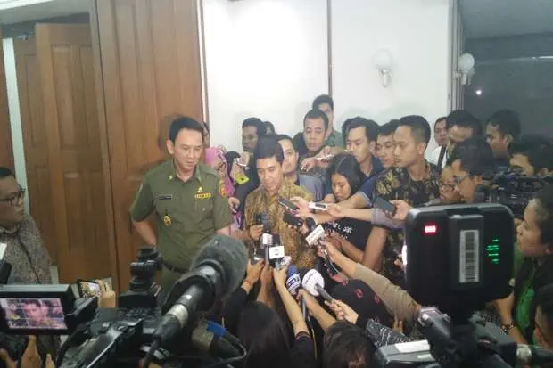 “Kita sih pengin seluruh jalur protokol distop untuk motor” tegas gubernur DKI…..