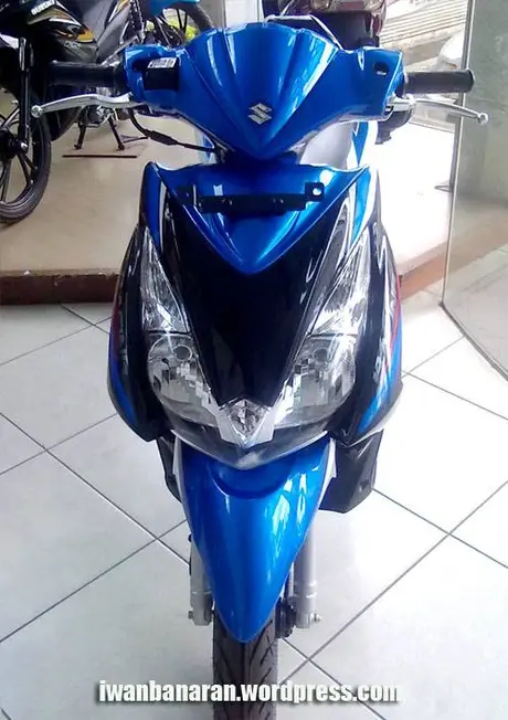 310120111348 Suzuki Skydrive racing edition. Jebule cuma striping doang….