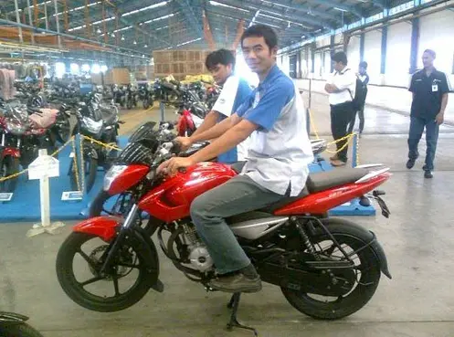 P135 Penampakan Pulsar 220 & Pulsar 135 di Indonesia… —