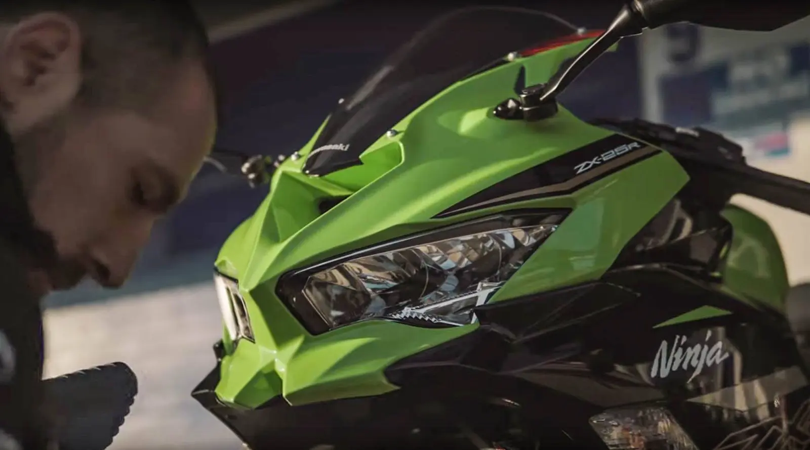 [STOP PRESS] Kawasaki rilis Video Jonathan Rea geber Ninja ZX25R, suaranya juangkrikkkkk tenan