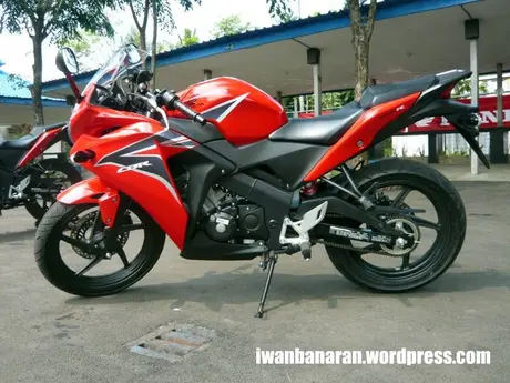 Kumpulan foto-foto CBR150r hasil jepretan diSentul….