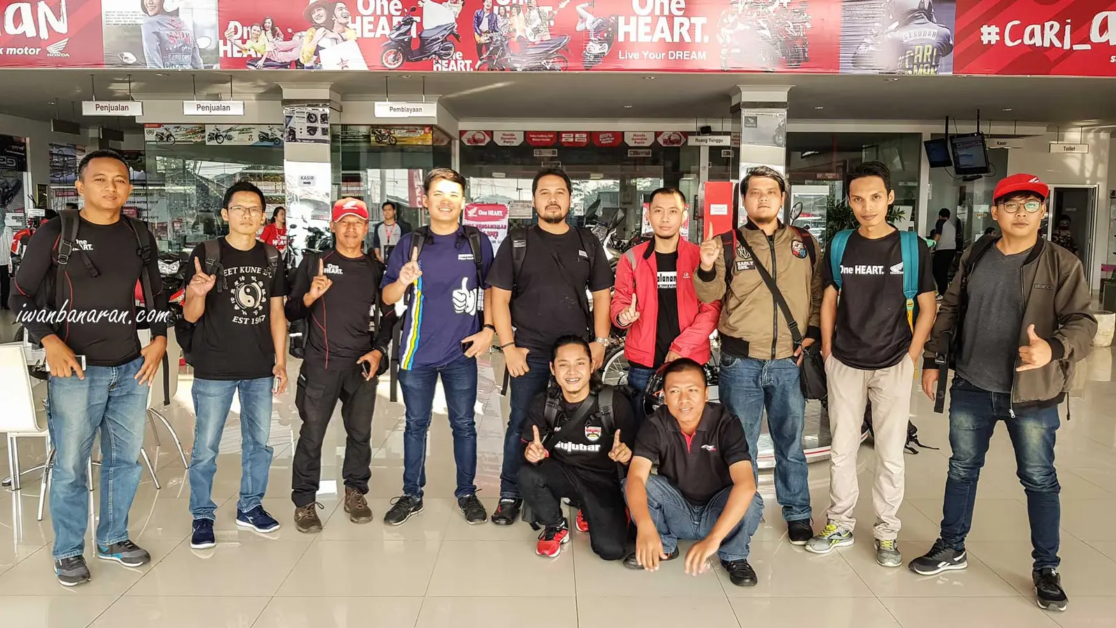 Turing Bloggers ke Tanjung Lesung nunggang Supra GTR dan CRF250 Rally