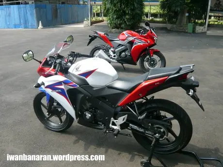Kumpulan foto-foto CBR150r hasil jepretan diSentul….