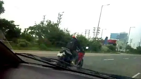 Spyshot Yamaha new R15 brojol lageee!….permainan marketing??