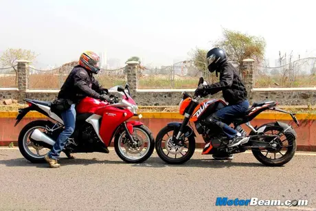 Duke_200_vs_CBR250R_vs_R15_17