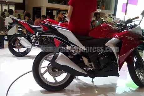 Jakarta Motor Show 2010 : Ooo…ini toh yang namanya New CBR150r
