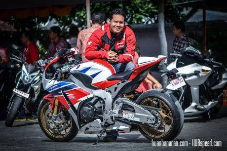 Honda CBR1000RR SP (1)