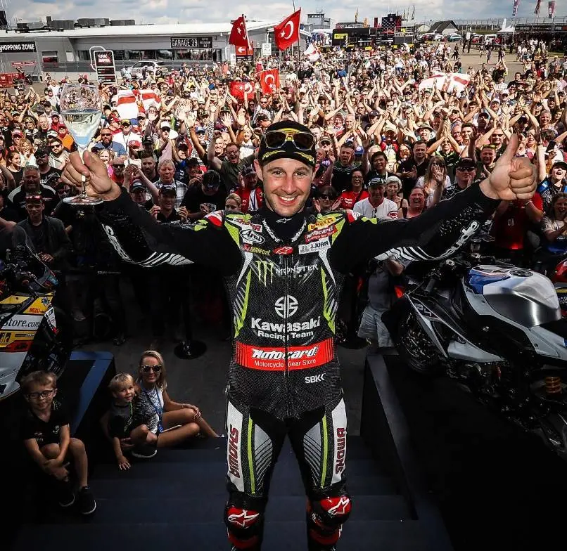 WSBK Inggris : Alvaro Bautista dlosor, Ducati runtuh, Kawasaki kembali berkibar