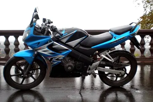 Honda CBR150 BU turun harga!…
