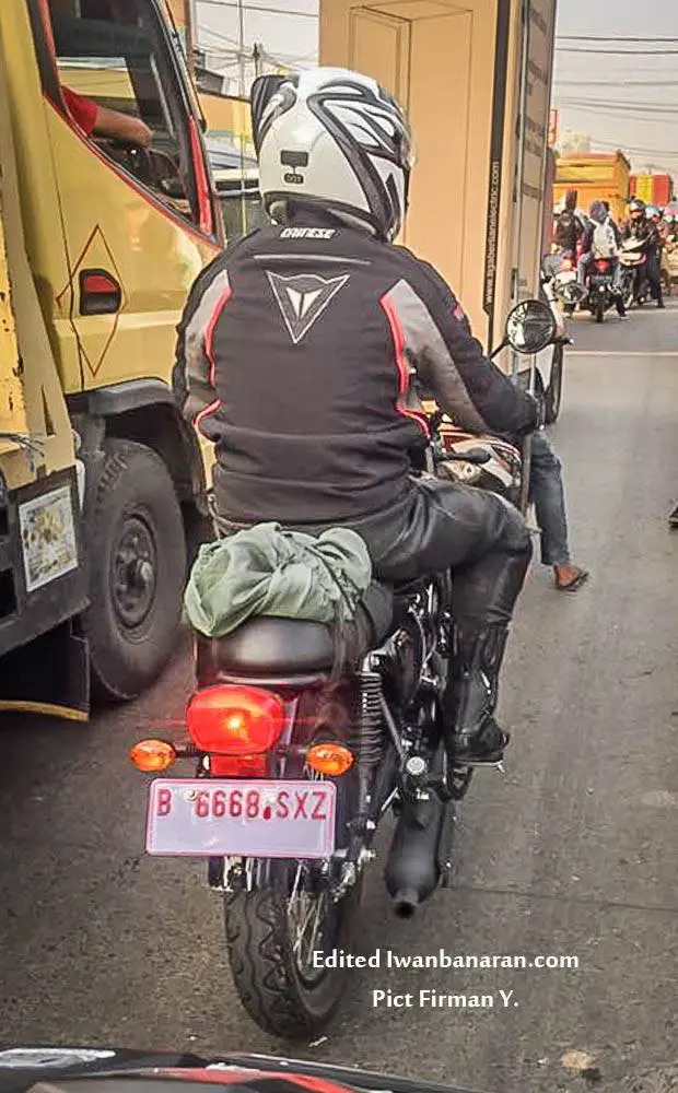 Spyshot Kawasaki W175