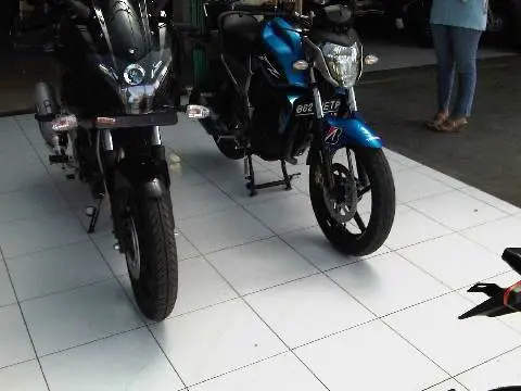 Jika Pulsar 220 dijejerin Byson…