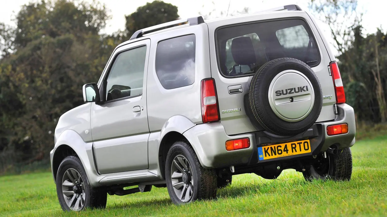 Suzuki SUV 4×4 Jimny resmi mengaspal di Indonesia….the legend reborn